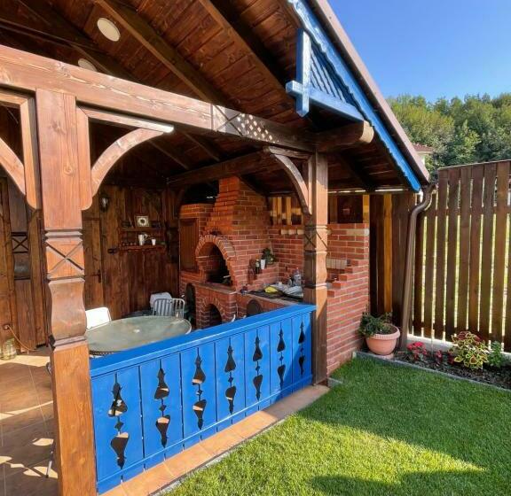 بنسيون Vila Luminita