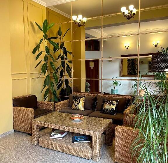 بنسيون Vila Luminita