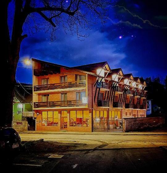 بنسيون Vila Luminita