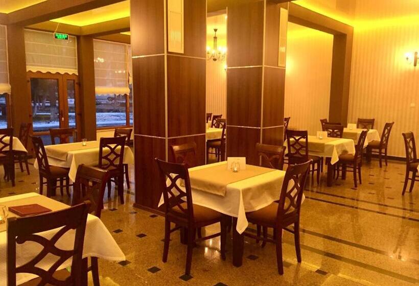 بنسيون Vila Luminita