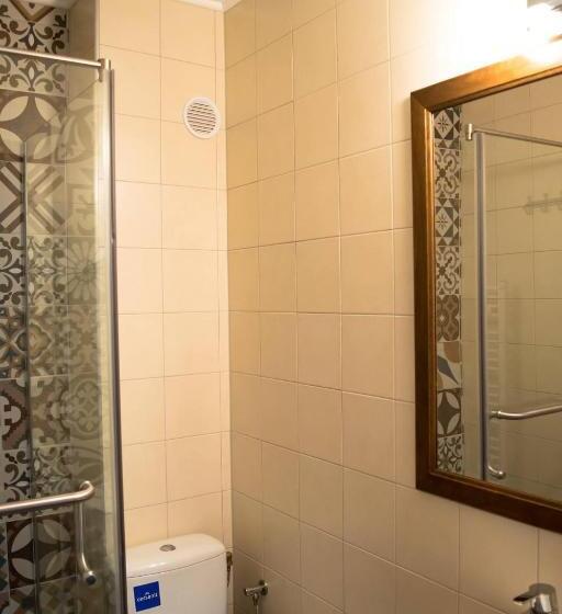 بنسيون Vila Luminita