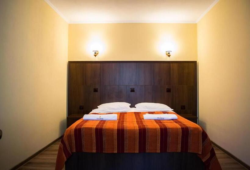 بنسيون Vila Luminita