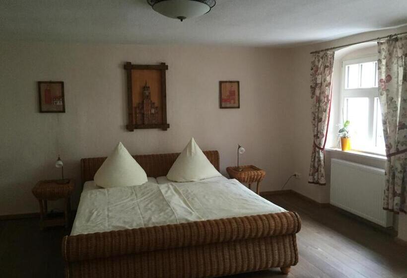 Rathaus Pension 1685