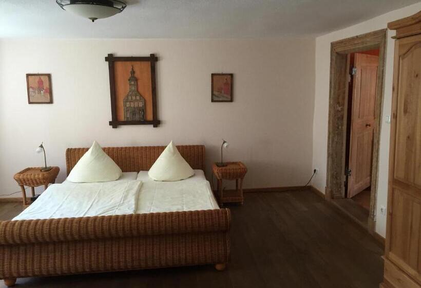 Rathaus Pension 1685