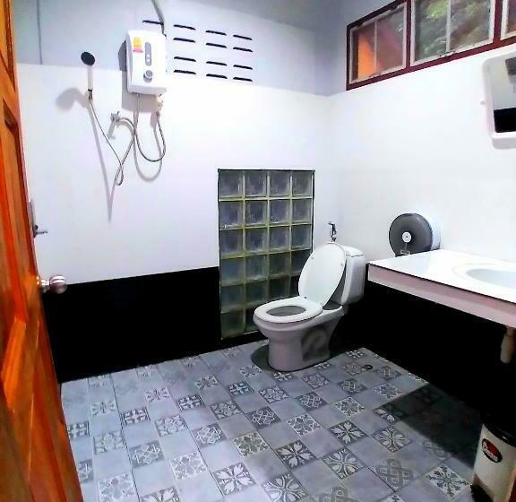 אתר נופש Blanco Hideout Railay Youth Hostel 18 To 35 Only