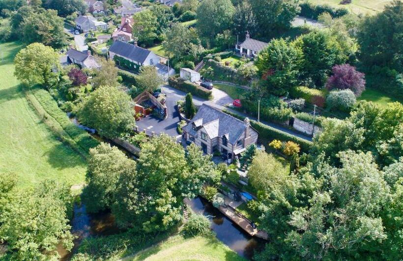 Waterfield House B&b