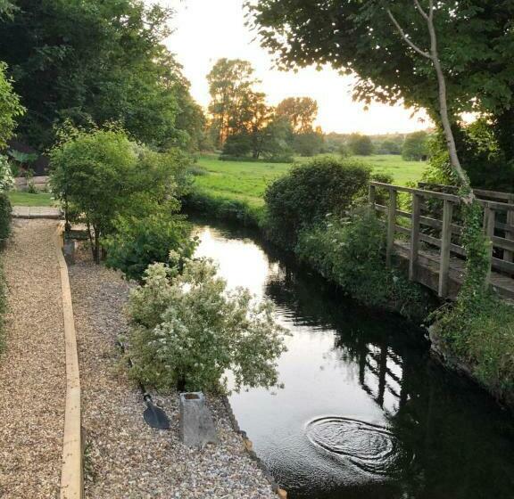 Waterfield House B&b