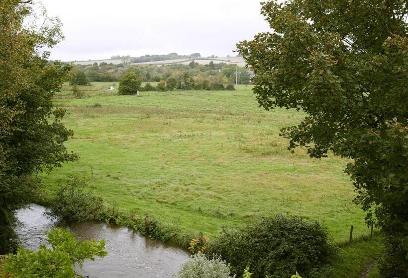 Waterfield House B&b