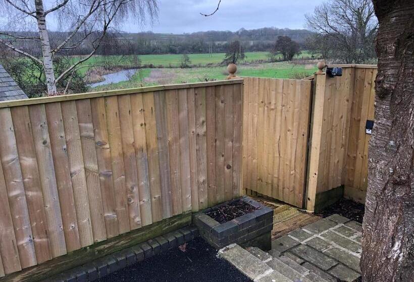 Waterfield House B&b