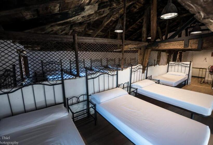 Albergue Rosalia / Pilgrim Hostel