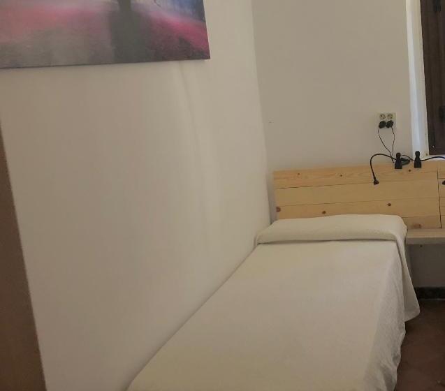 Albergue Rosalia / Pilgrim Hostel