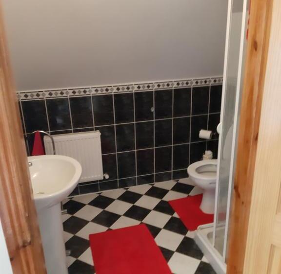 مبيت وإفطار A New U Country Cottage