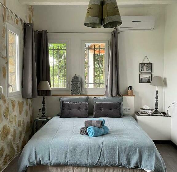 مبيت وإفطار Au Pied Des Baous