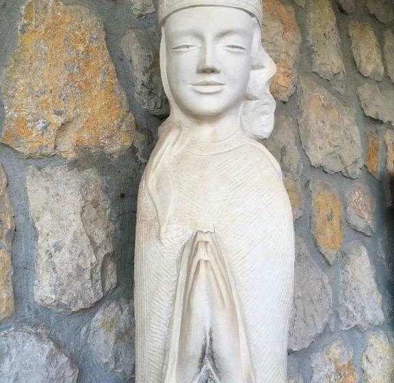 مبيت وإفطار Au Pied Des Baous