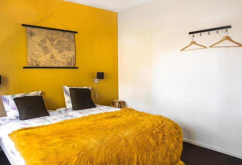 تختخواب و صبحانه Avellano