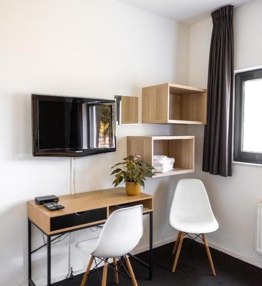 تختخواب و صبحانه Avellano