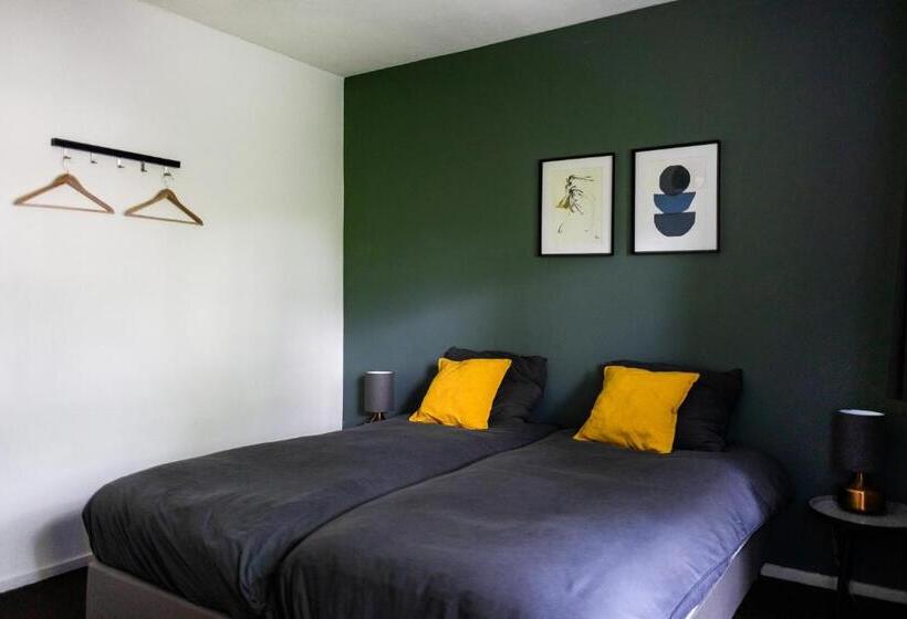 تختخواب و صبحانه Avellano