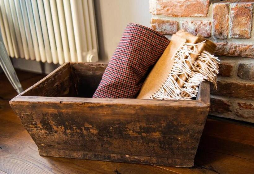 ベッドアンドブレックファースト Boutique Hotel Al Palazzo Rosso