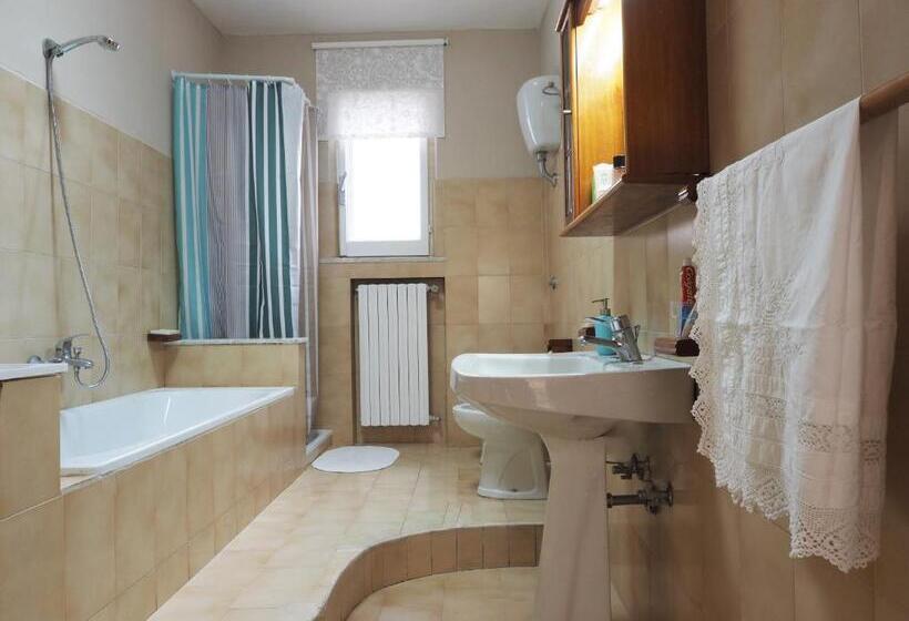 تختخواب و صبحانه Domus Tua