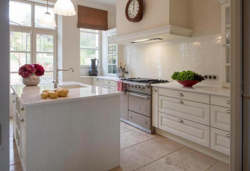 민박 Lalande Laborie