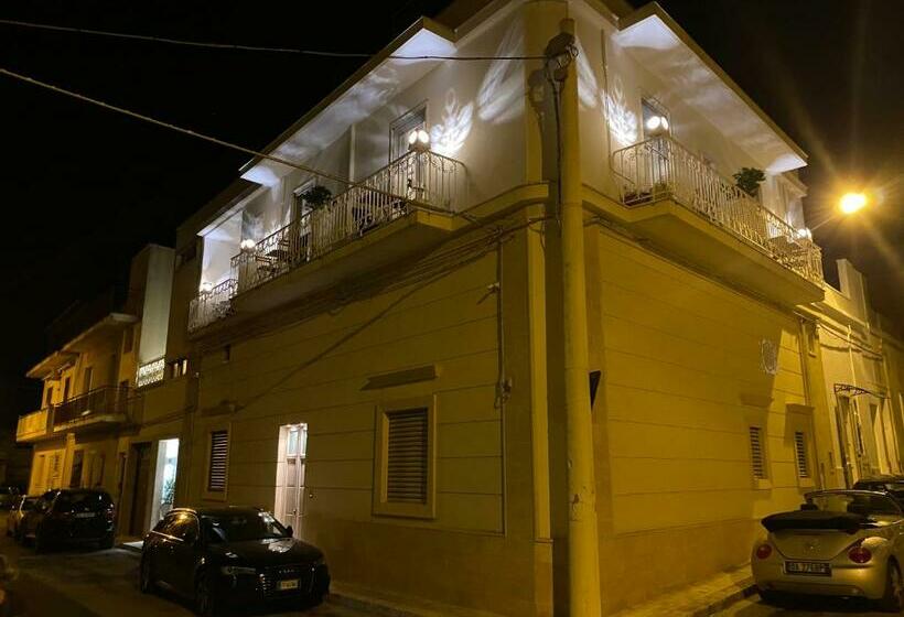 민박 Le Stanze Di Brando E Nico