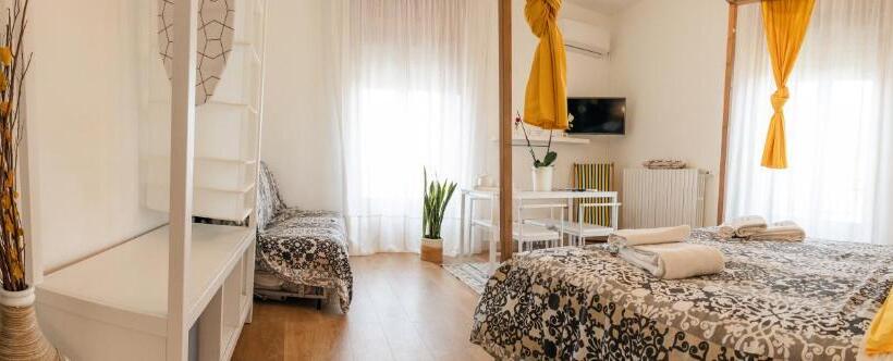 민박 Le Stanze Di Brando E Nico