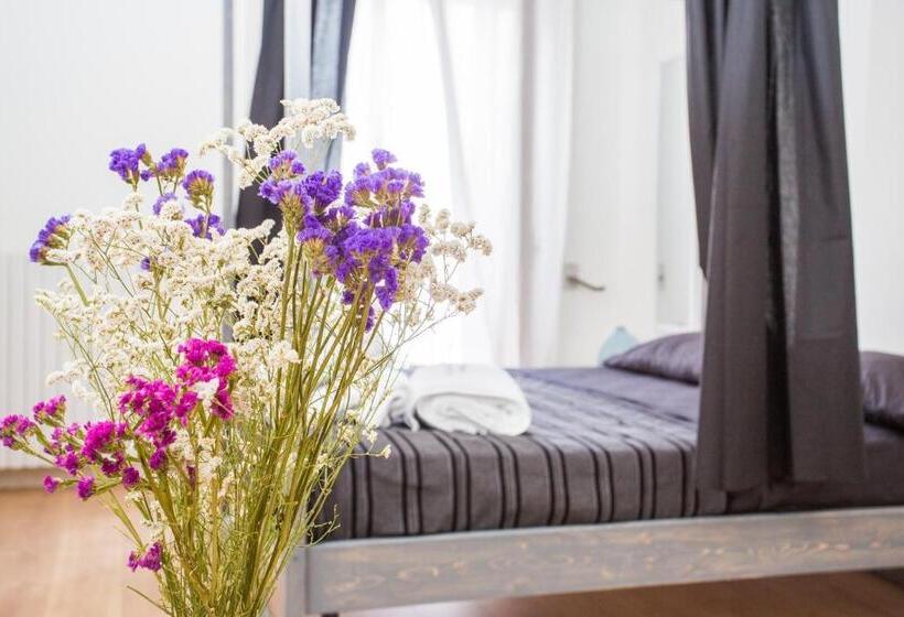 민박 Le Stanze Di Brando E Nico