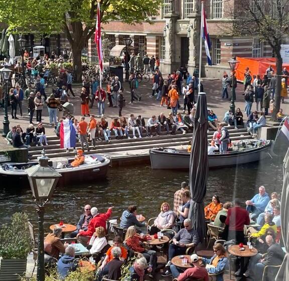 تختخواب و صبحانه Nr22 Leiden