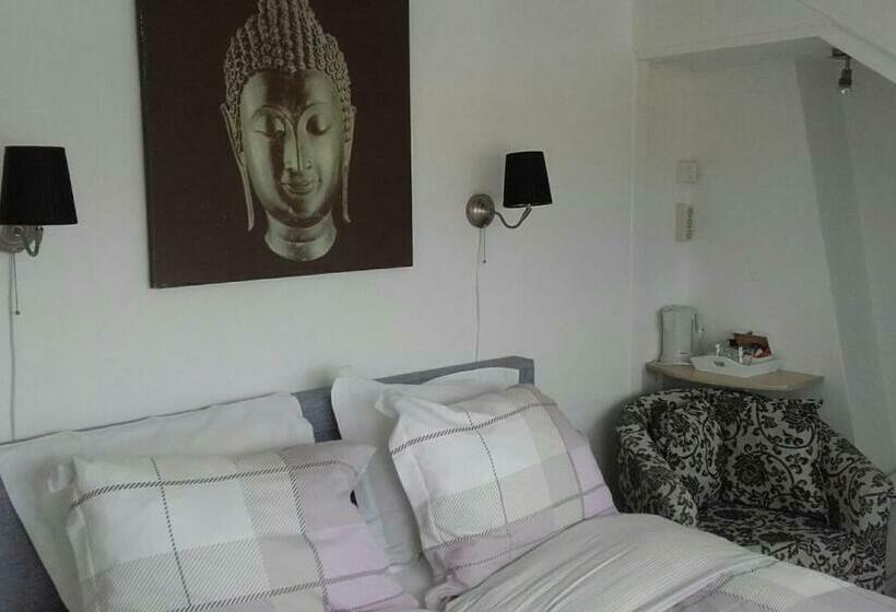 مبيت وإفطار Pension T Hofje 350 Meter Van Het Strand