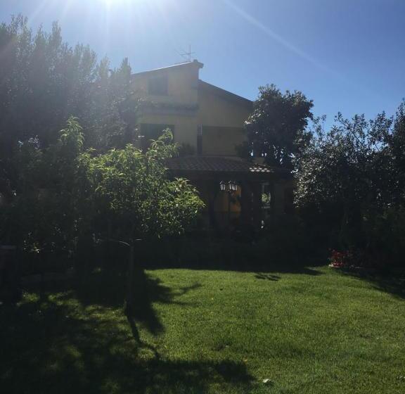 مبيت وإفطار Villa Charme