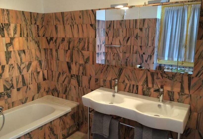 ベッドアンドブレックファースト Villa La Lézardière