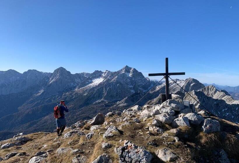 Fleischerei   Apartments, Cafe & Weinbar