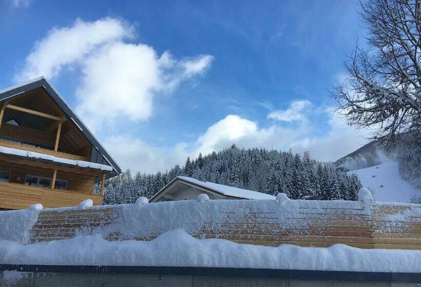 Fleischerei   Apartments, Cafe & Weinbar