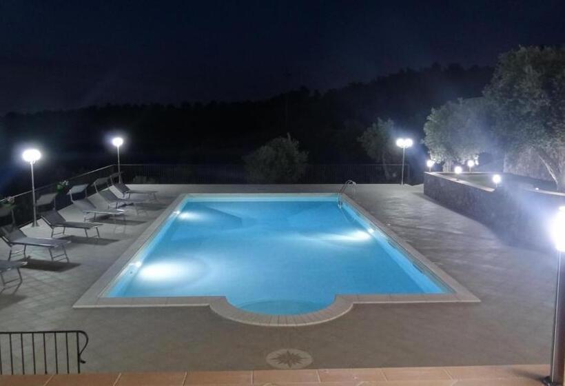 Отель La Valle Degli Ulivi