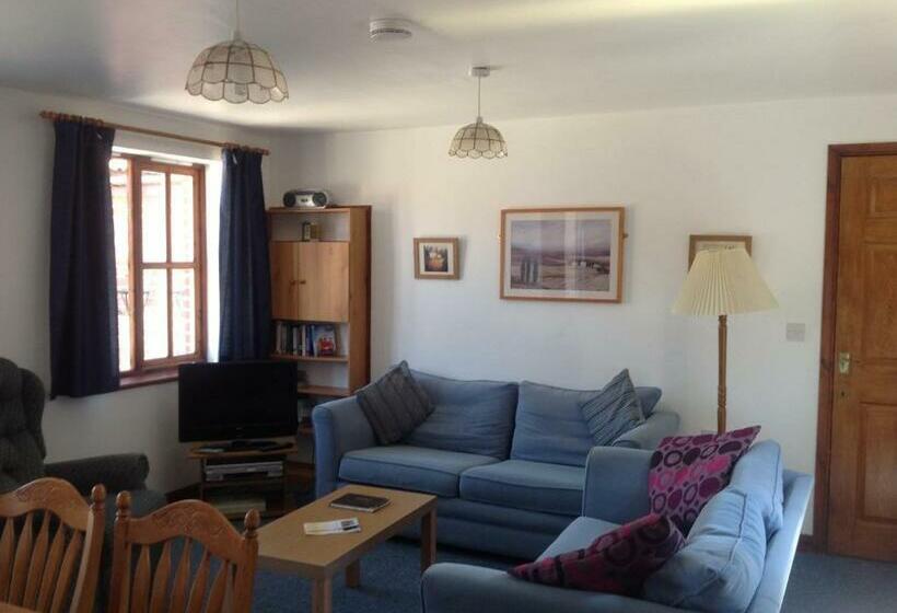 בית מלון כפרי Stable Cottages