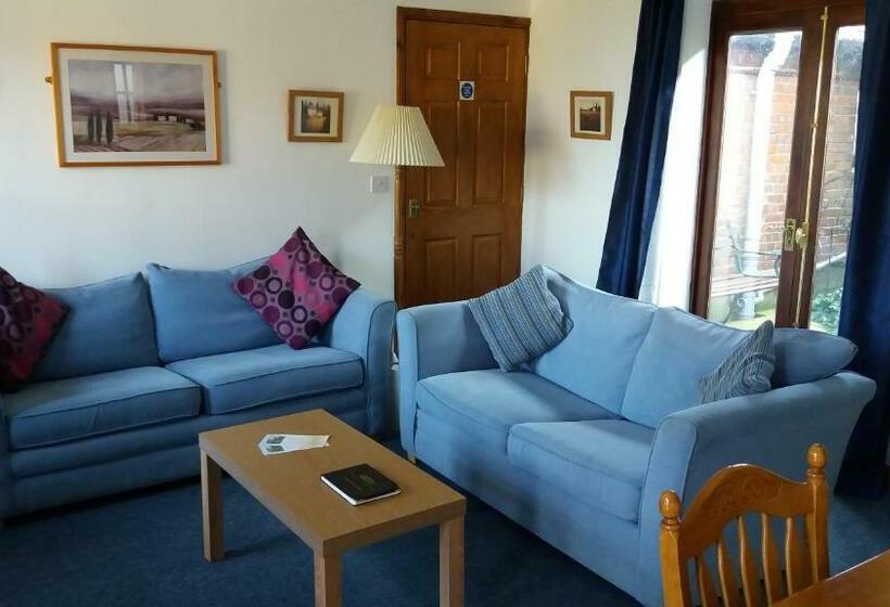 בית מלון כפרי Stable Cottages