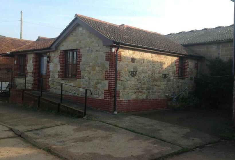 בית מלון כפרי Stable Cottages