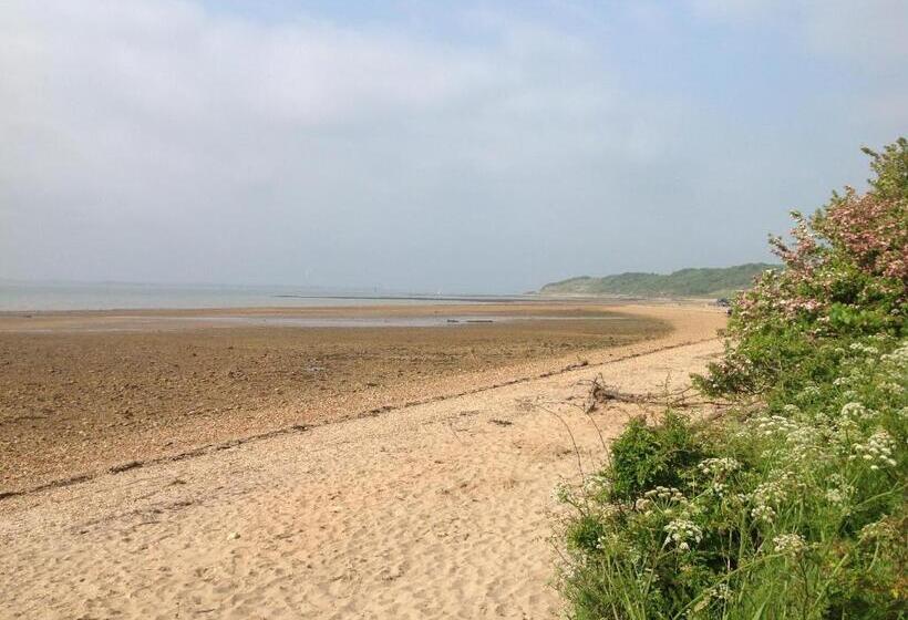 בית מלון כפרי Stable Cottages
