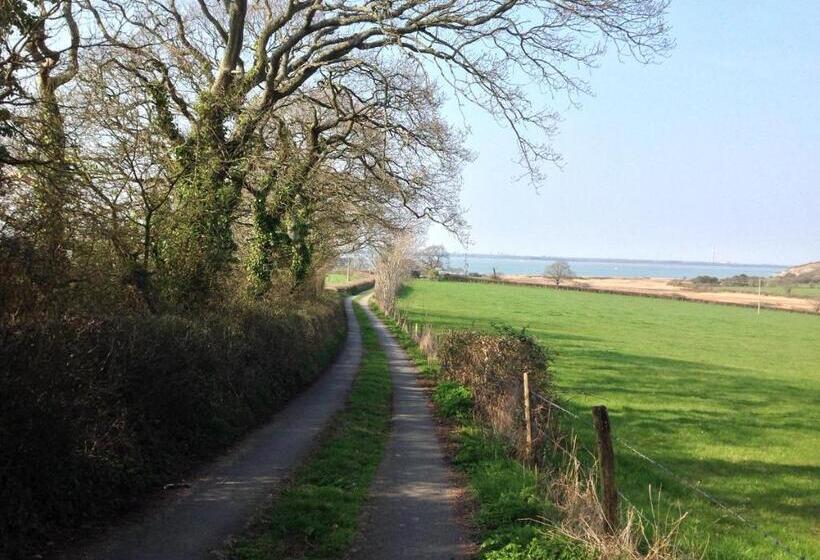בית מלון כפרי Stable Cottages