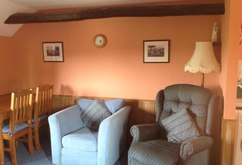 בית מלון כפרי Stable Cottages