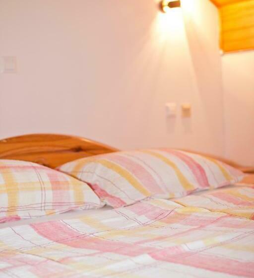 هتل Tourist Farm Mraz