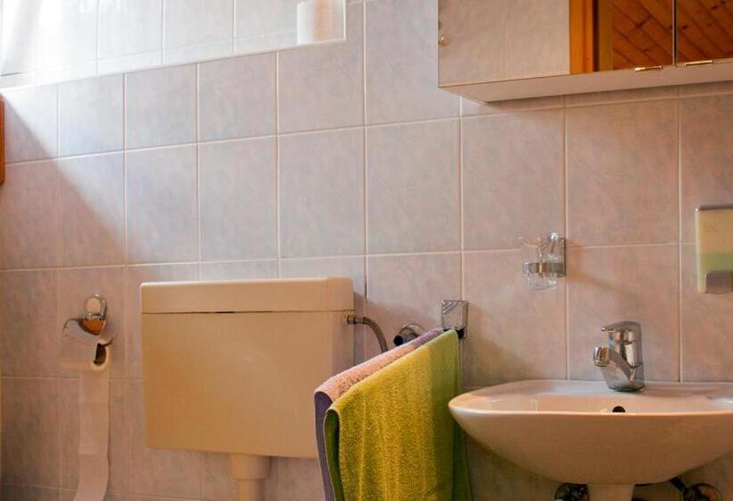 هتل Tourist Farm Mraz