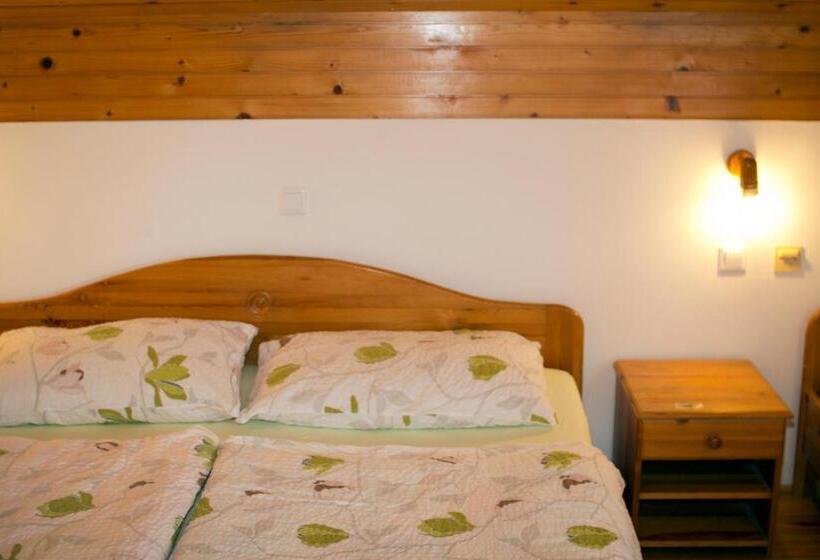 هتل Tourist Farm Mraz