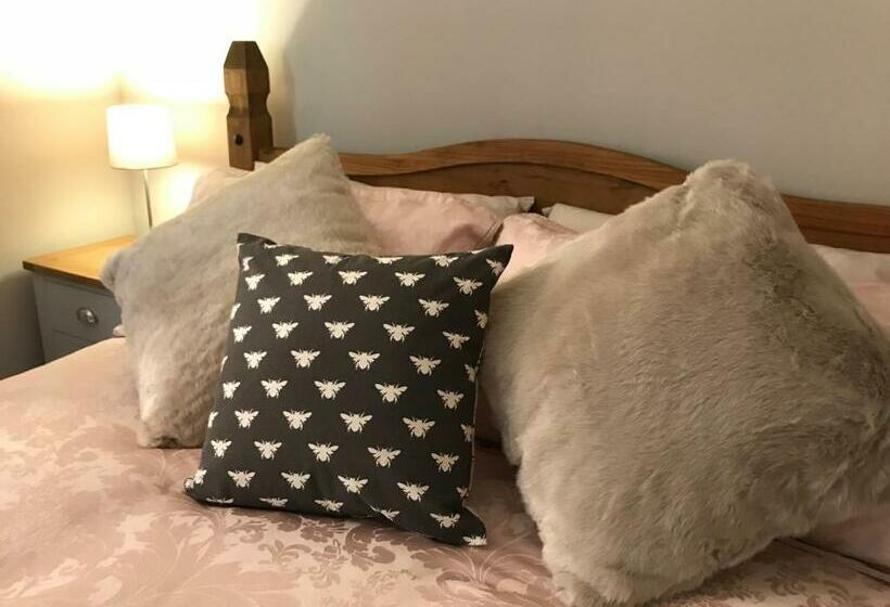 Mays Cottage Bed And Breakfast