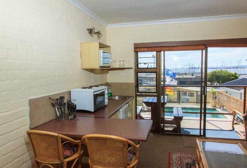 بنسيون Bikini Beach Villas