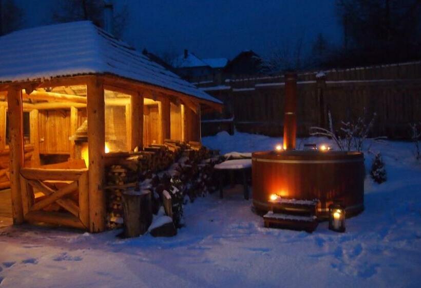 ペンション Horehronská Kúria