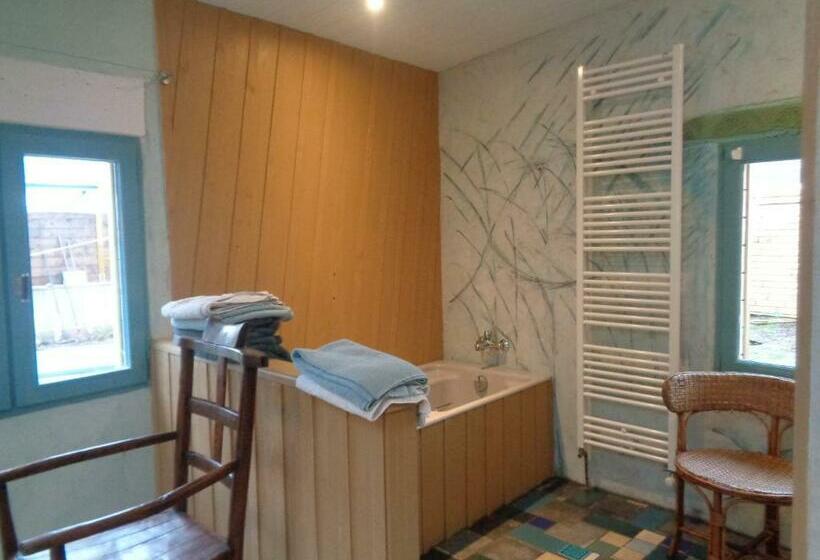 بنسيون Les Couleurs De L Eau