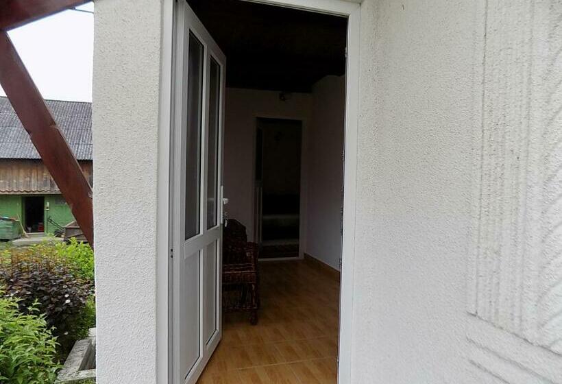 بنسيون Maksai Vendégház