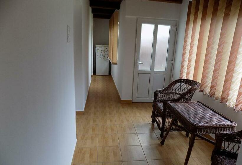 بنسيون Maksai Vendégház