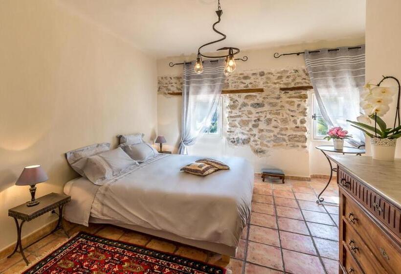 פנסיון Mas Du Cimaï